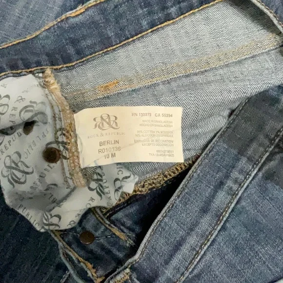 Rock & Republic Blue Straight Leg Jeans - Picture 6 of 9